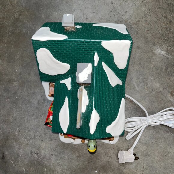 Department 56 Original Snow Village Fisherman's Nook Resort - Picture 5 of 14